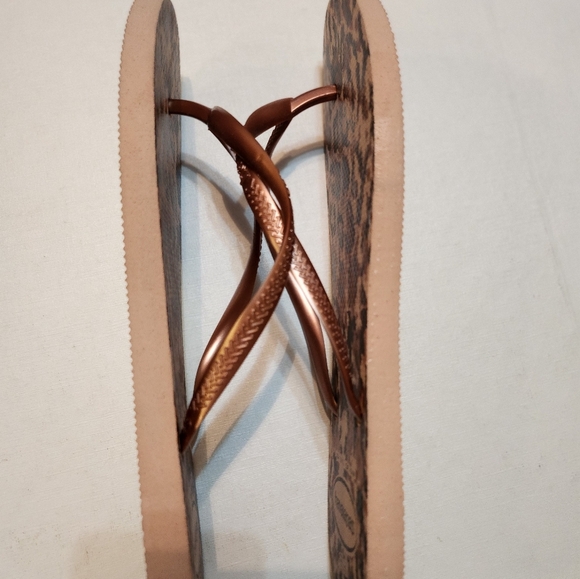 Havaianas Cheetah Print Sandals with Bronze Straps, Sz 11, EUC - Picture 6 of 11